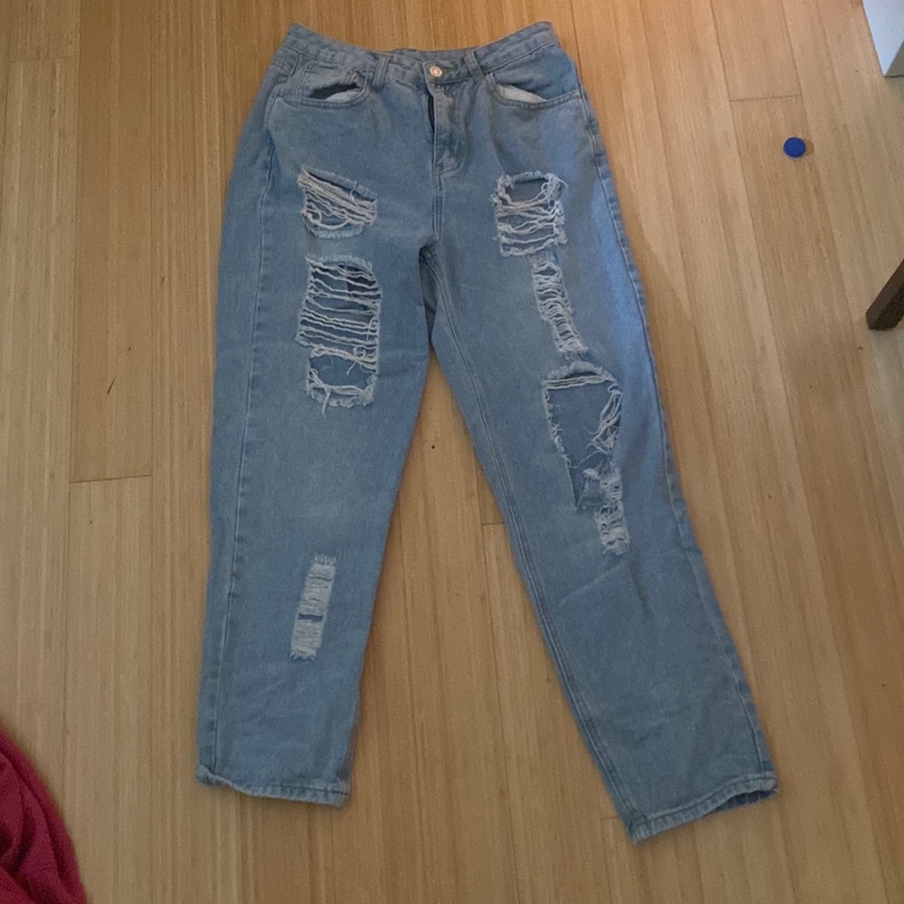 High waisted ripped jeans